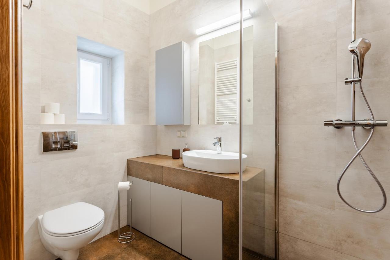 Two Bedroom Very Berry Apartment In Poznan With Desk By Noclegi Renters 外观 照片