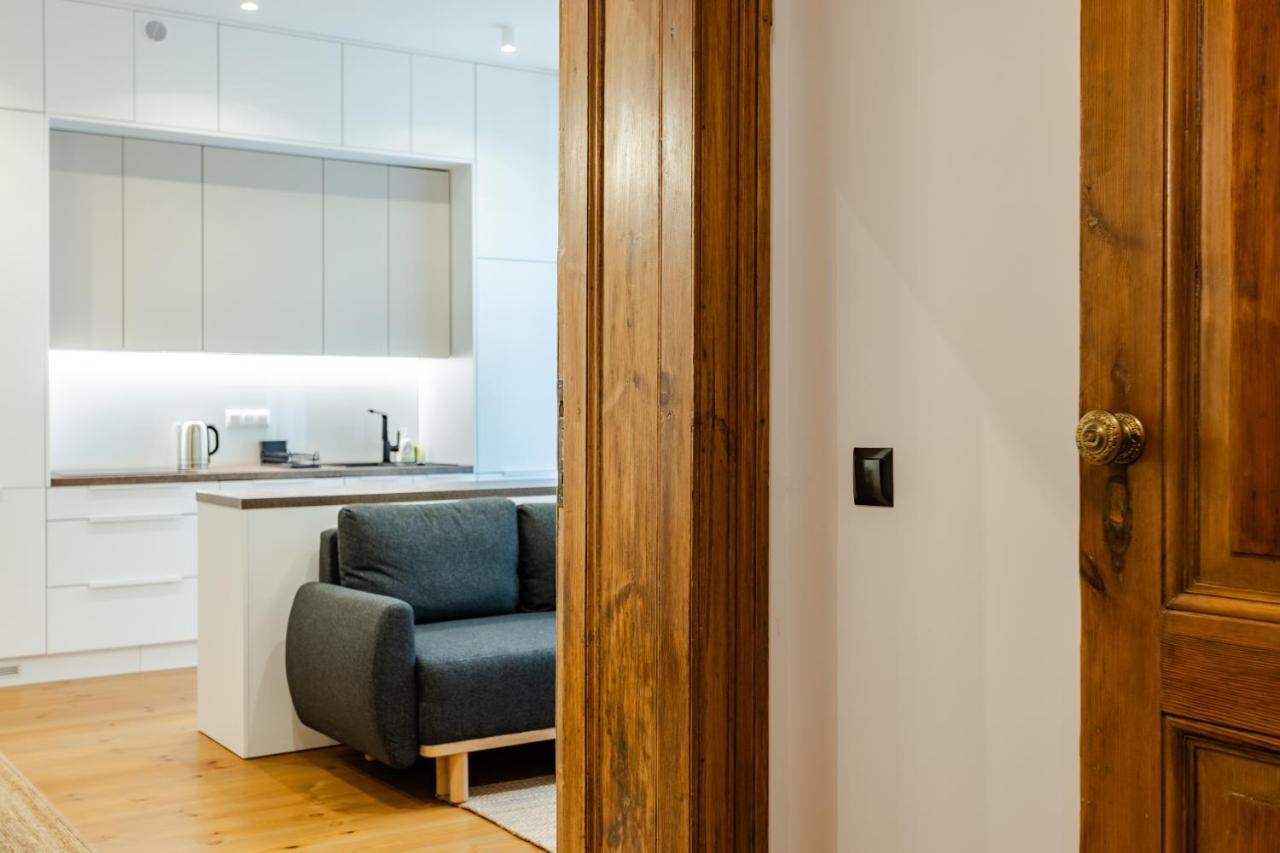 Two Bedroom Very Berry Apartment In Poznan With Desk By Noclegi Renters 外观 照片